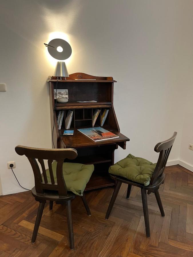 Wohnen Mit Kuenstlerflair In Muenchen Apartment Luaran gambar