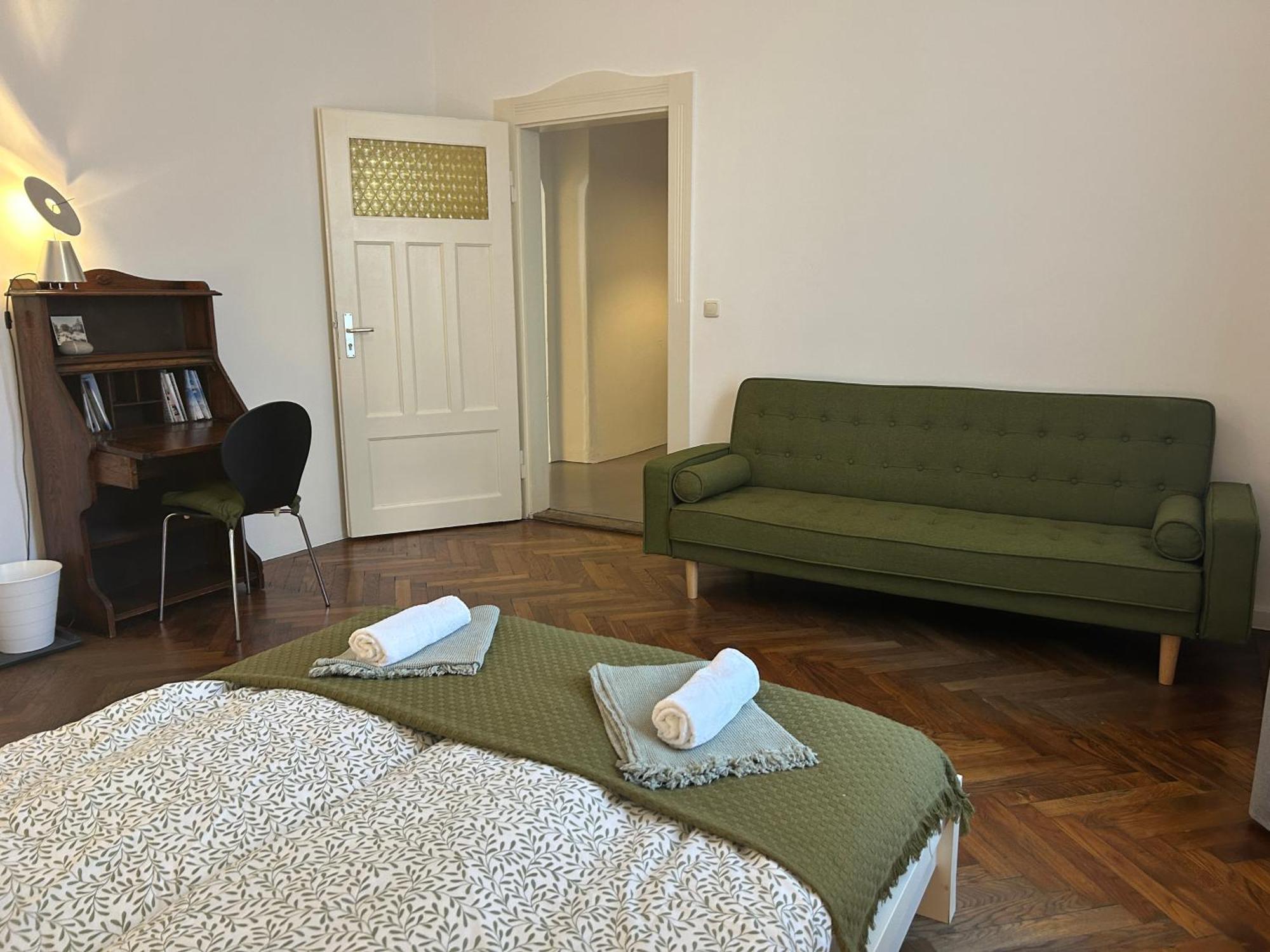 Wohnen Mit Kuenstlerflair In Muenchen Apartment Luaran gambar